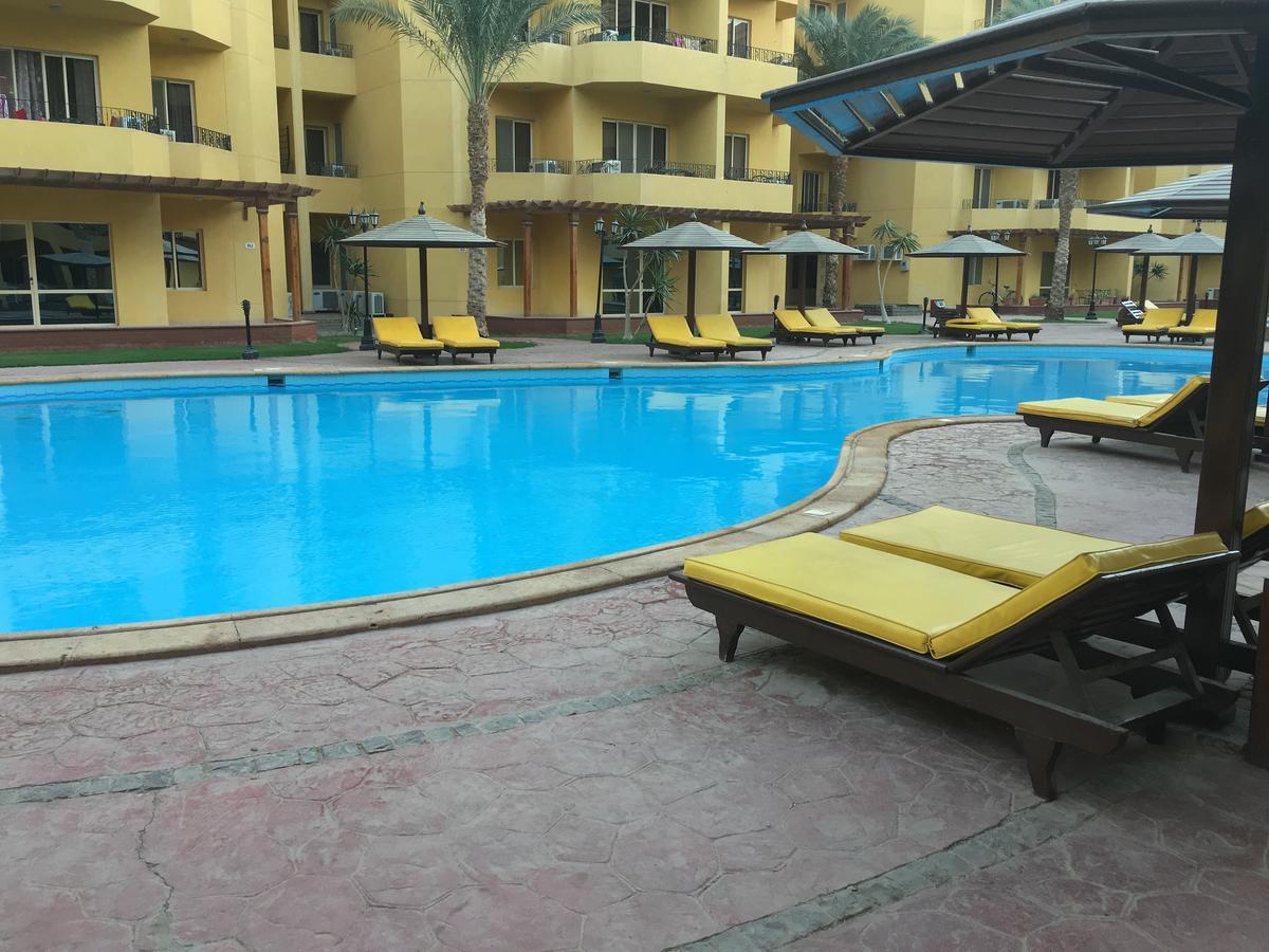 Pool View Apartments At British Resort - Unit 13 Hurghada Bagian luar foto