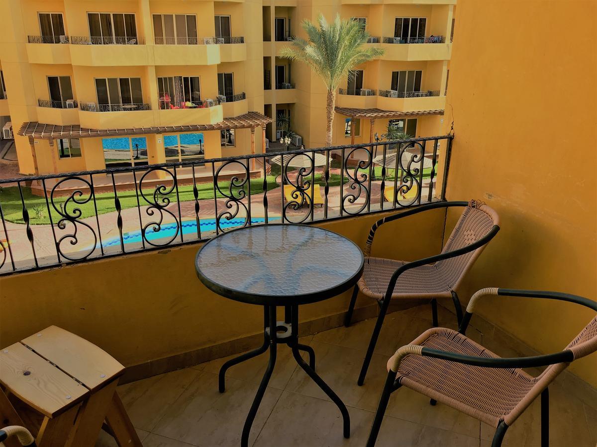 Pool View Apartments At British Resort - Unit 13 Hurghada Bagian luar foto