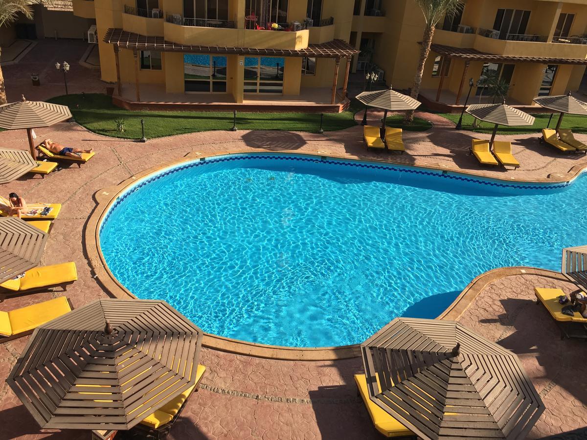 Pool View Apartments At British Resort - Unit 13 Hurghada Bagian luar foto